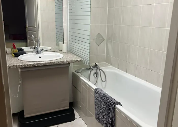 Le Victoria Vii - District - Stanislas - Train Station